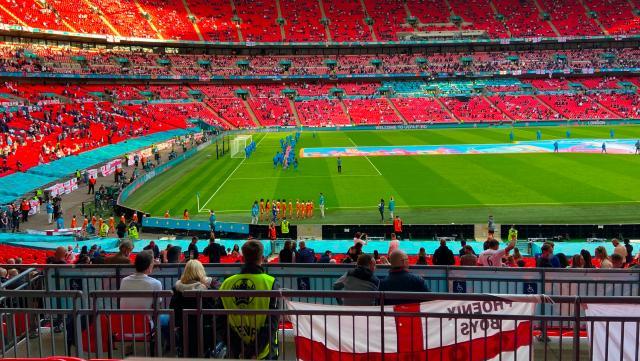 足球世界杯2026-【现场】英格兰夺头名留在温布利 球队表现仍存隐忧